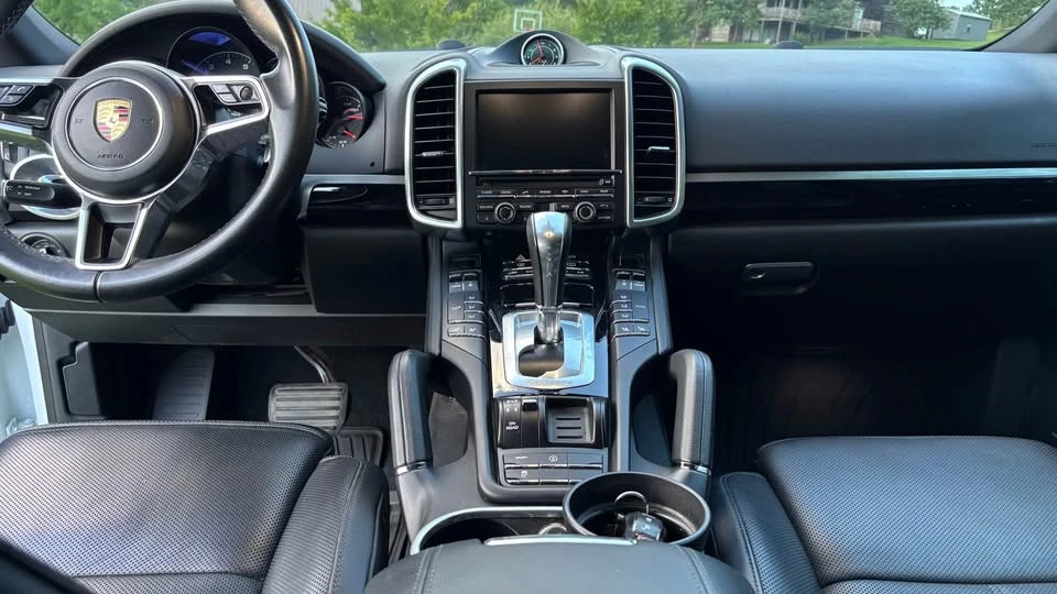 2016 Porsche 958 Cayenne - Image 10 of 19