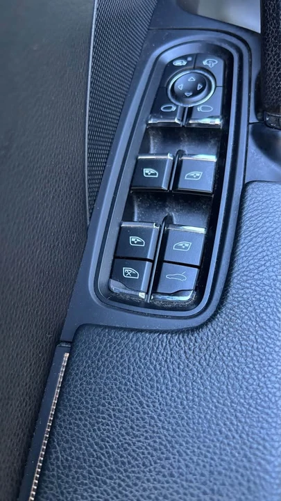 2016 Porsche 958 Cayenne - Image 13 of 19