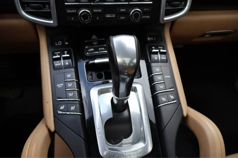 2016 Porsche 958 Cayenne - Image 15 of 17