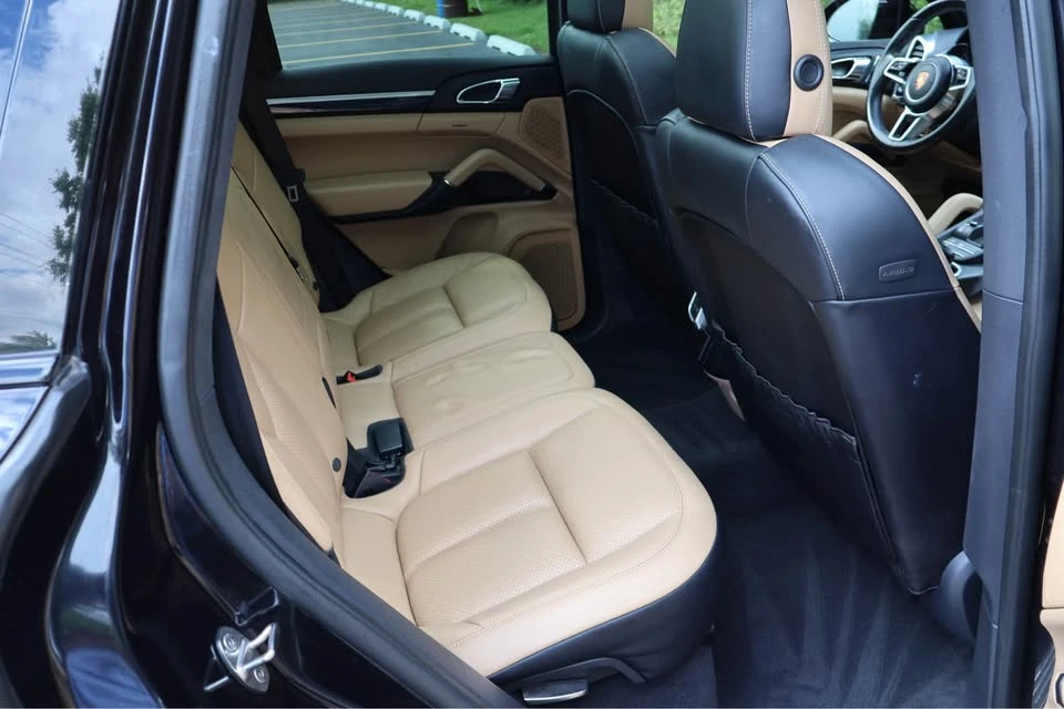 2016 Porsche 958 Cayenne - Image 9 of 17