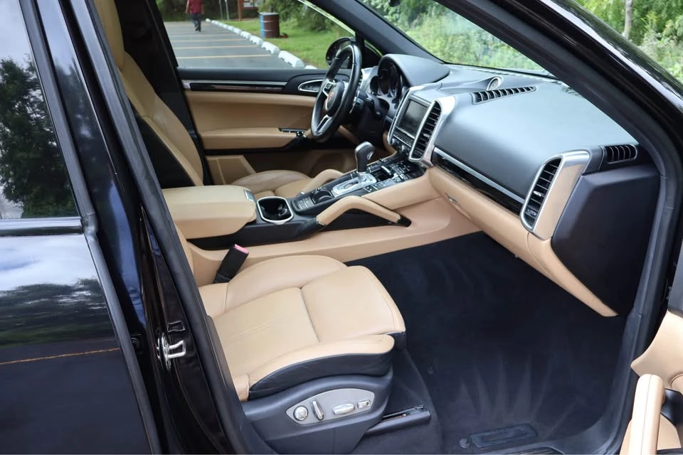 2016 Porsche 958 Cayenne - Image 10 of 17