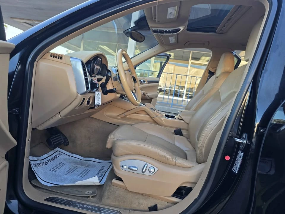 2016 Porsche 958 Cayenne - Image 10 of 18