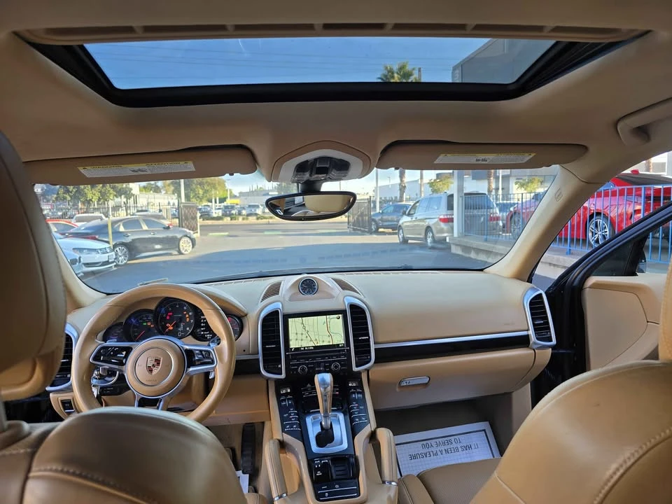 2016 Porsche 958 Cayenne - Image 13 of 18