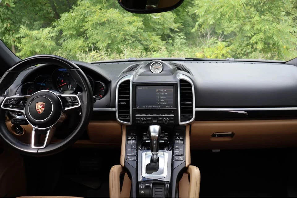 2016 Porsche 958 Cayenne - Image 12 of 17