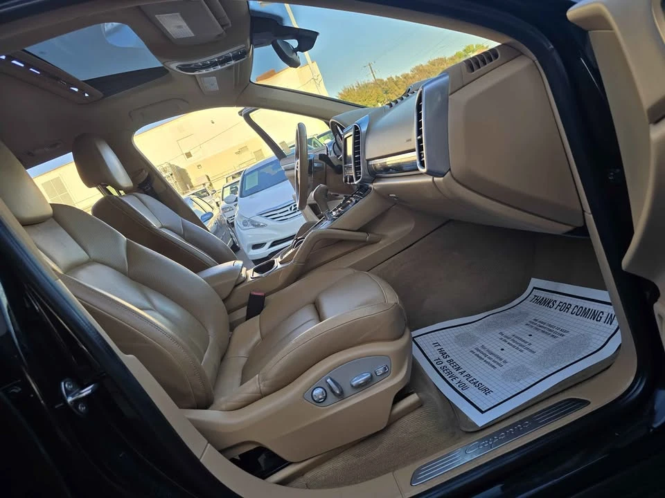 2016 Porsche 958 Cayenne - Image 16 of 18