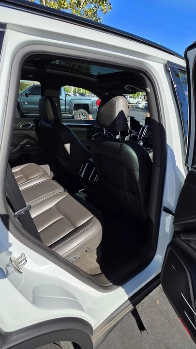 2016 Porsche 958 Cayenne - Image 8 of 15