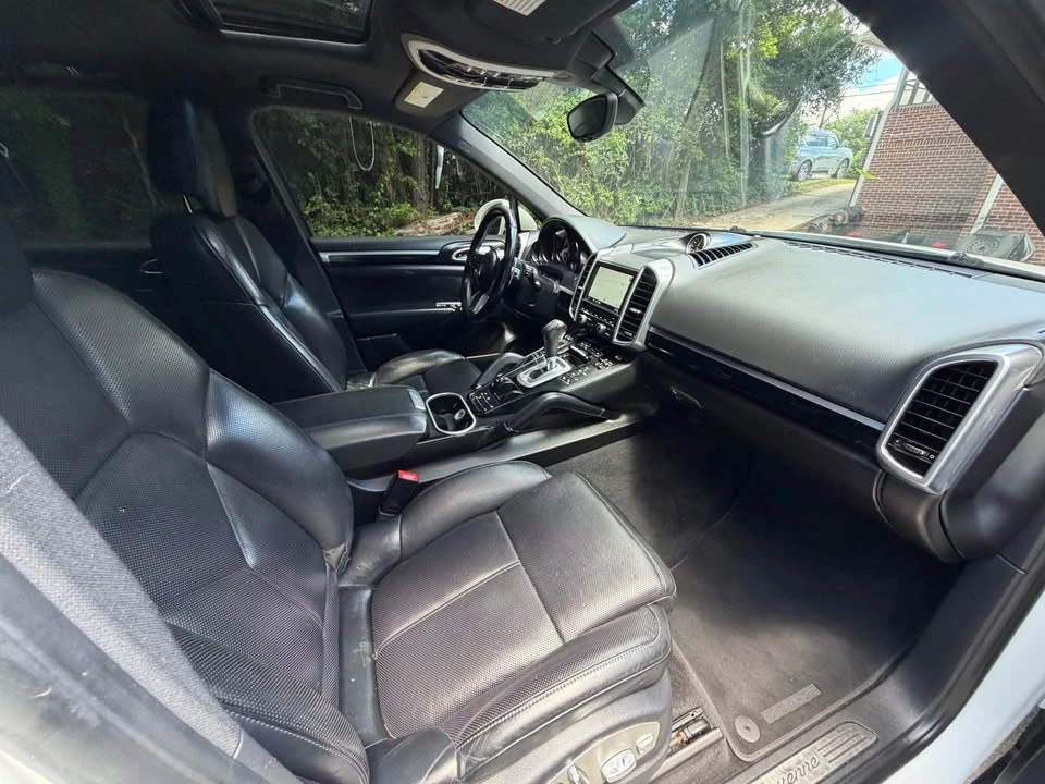 2016 Porsche 958 Cayenne - Image 17 of 18