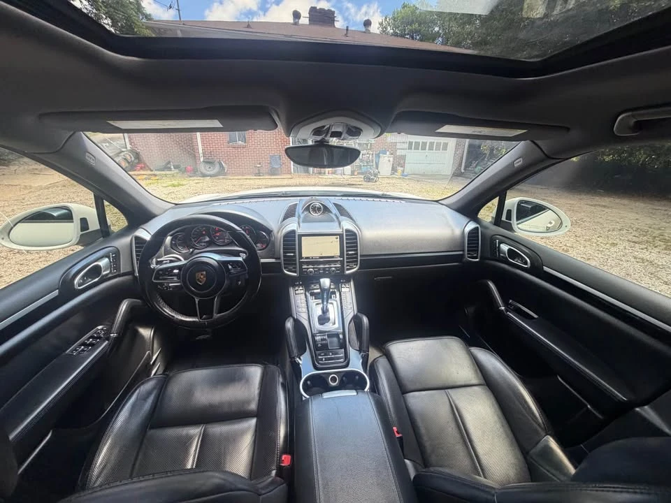 2016 Porsche 958 Cayenne - Image 10 of 18