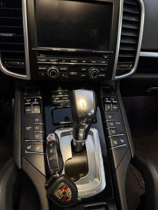2016 Porsche 958 Cayenne - Image 11 of 12
