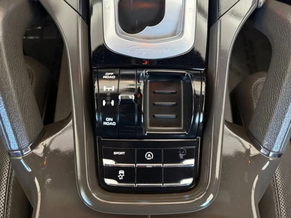 2016 Porsche 958 Cayenne - Image 18 of 20