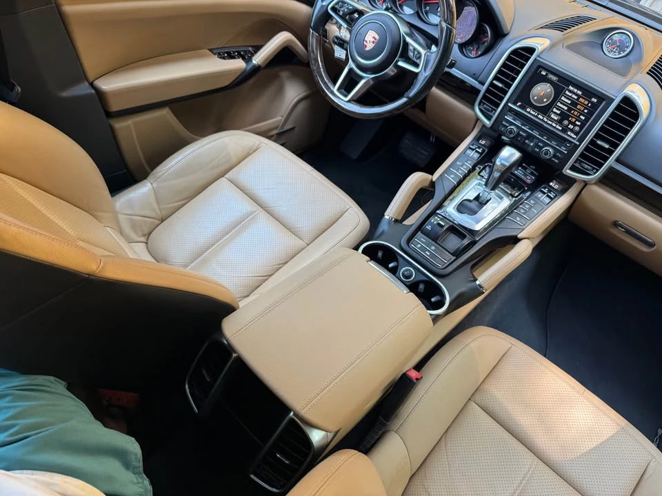 2016 Porsche 958 Cayenne - Image 11 of 20