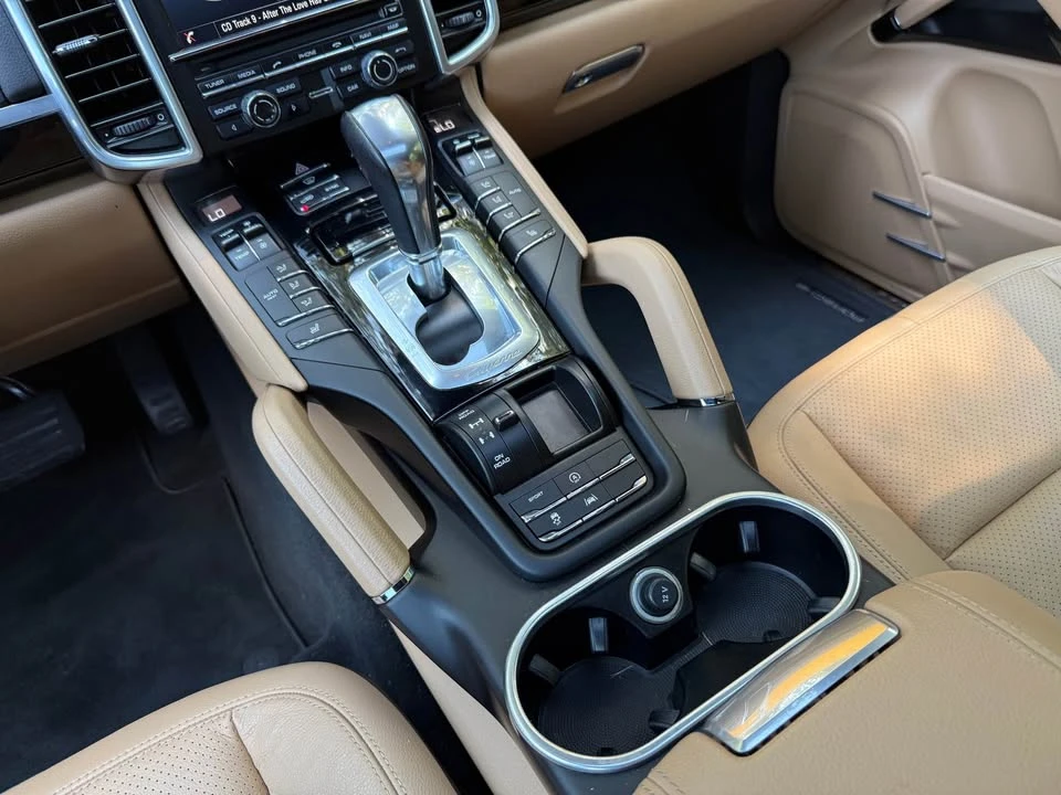 2016 Porsche 958 Cayenne - Image 15 of 20