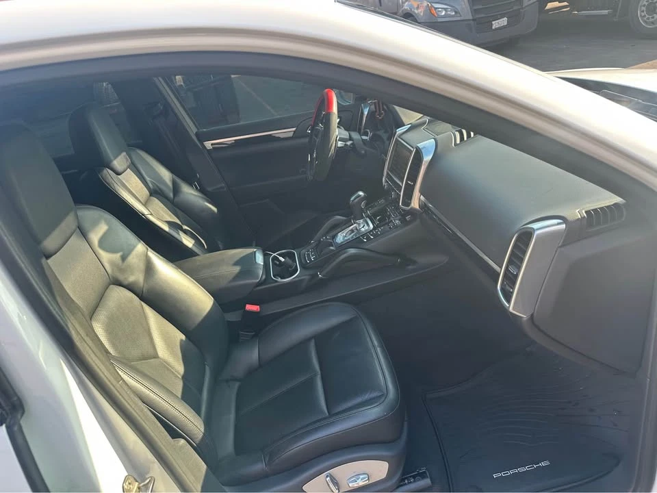 2016 Porsche 958 Cayenne - Image 7 of 17