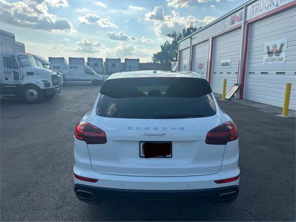 2016 Porsche 958 Cayenne - Image 2 of 17