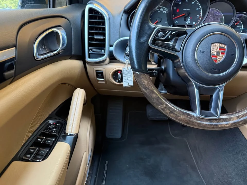 2016 Porsche 958 Cayenne - Image 14 of 20