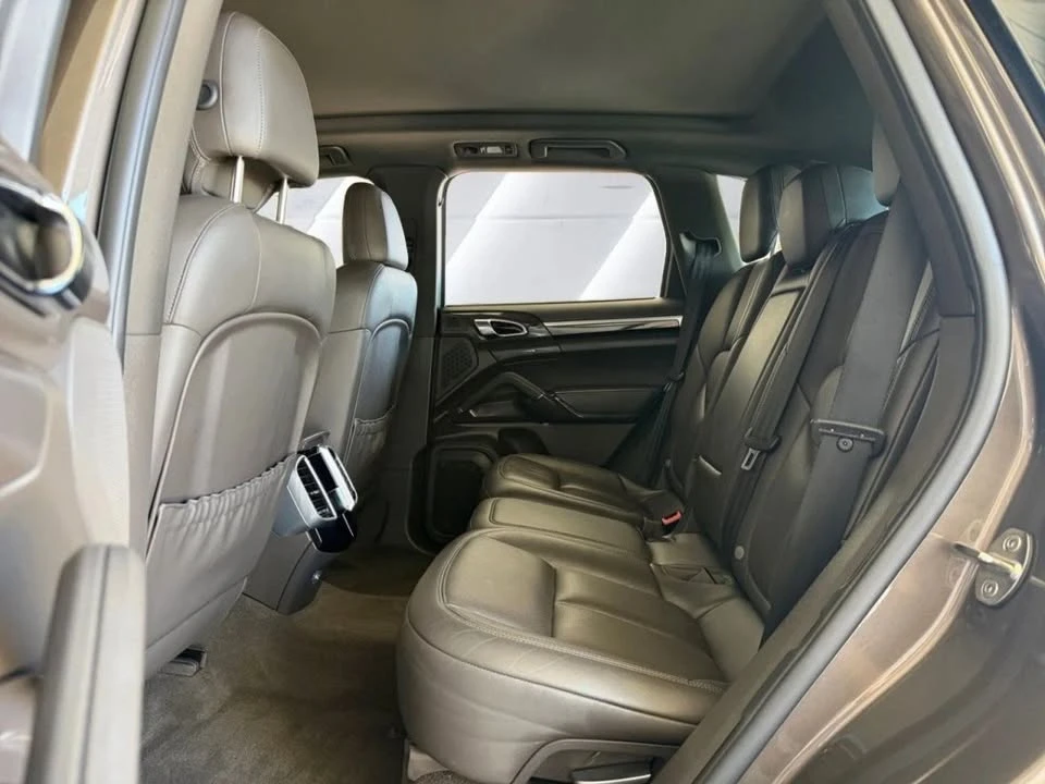 2016 Porsche 958 Cayenne - Image 11 of 20