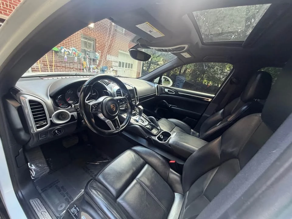 2016 Porsche 958 Cayenne - Image 13 of 18