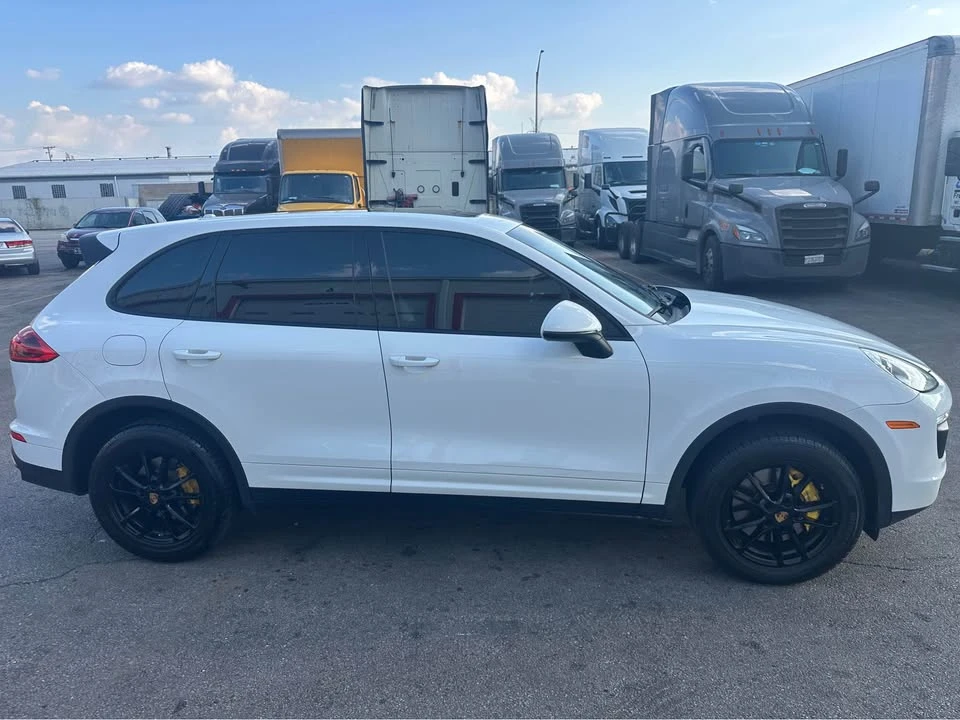 2016 Porsche 958 Cayenne - Image 4 of 17