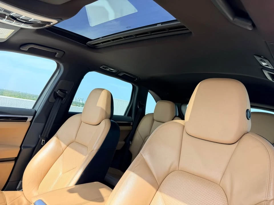 2016 Porsche 958 Cayenne - Image 11 of 18