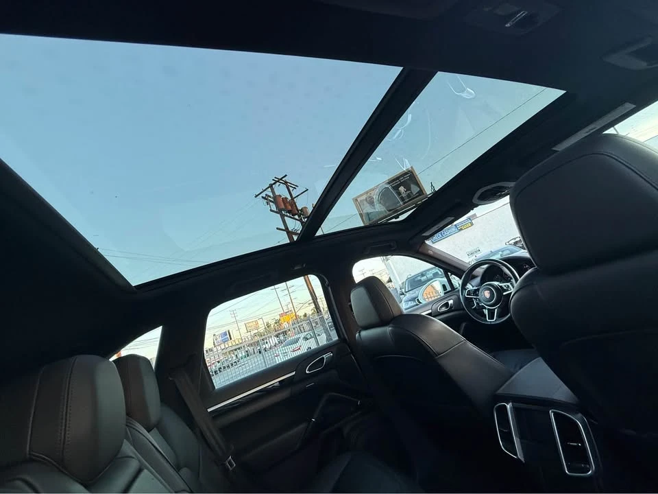 2016 Porsche 958 Cayenne - Image 10 of 17