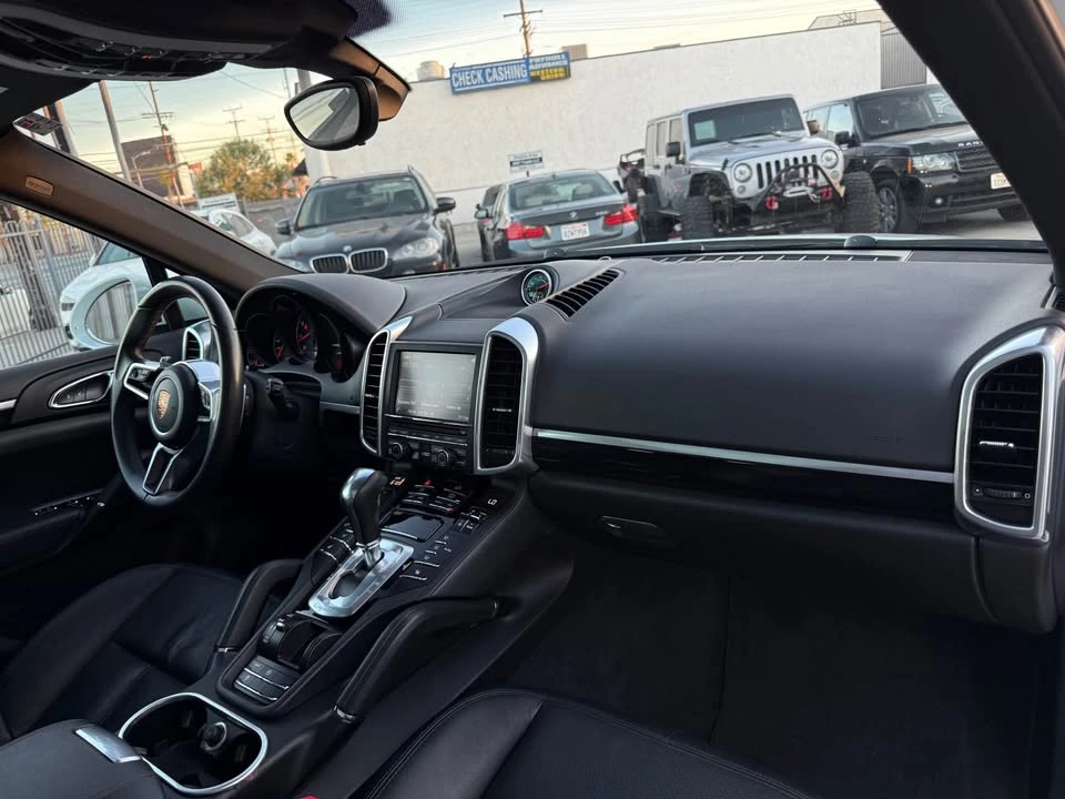 2016 Porsche 958 Cayenne - Image 7 of 17
