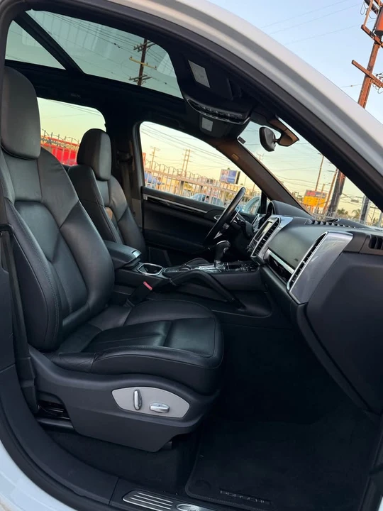 2016 Porsche 958 Cayenne - Image 15 of 17