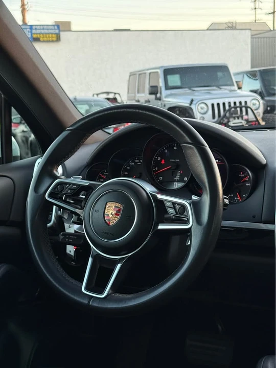 2016 Porsche 958 Cayenne - Image 11 of 17