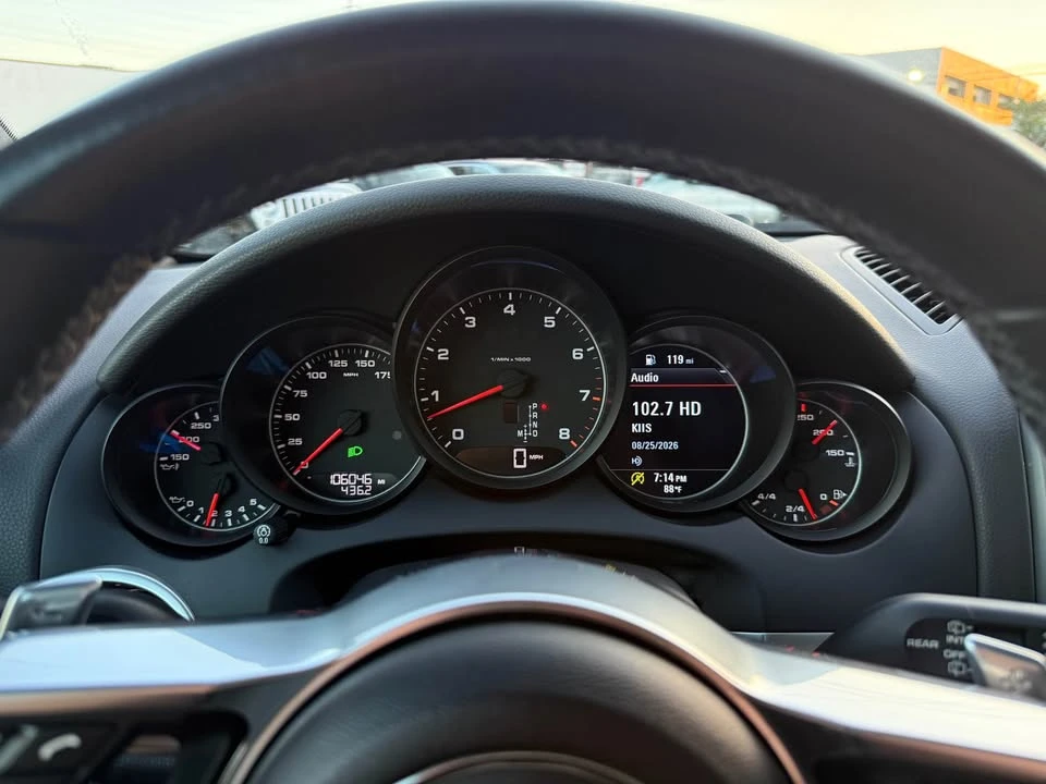 2016 Porsche 958 Cayenne - Image 13 of 17