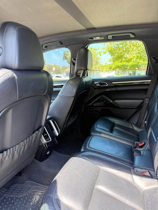 2016 Porsche 958 Cayenne - Image 14 of 17