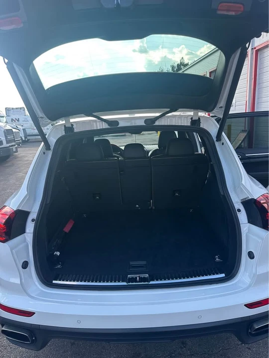 2016 Porsche 958 Cayenne - Image 13 of 17
