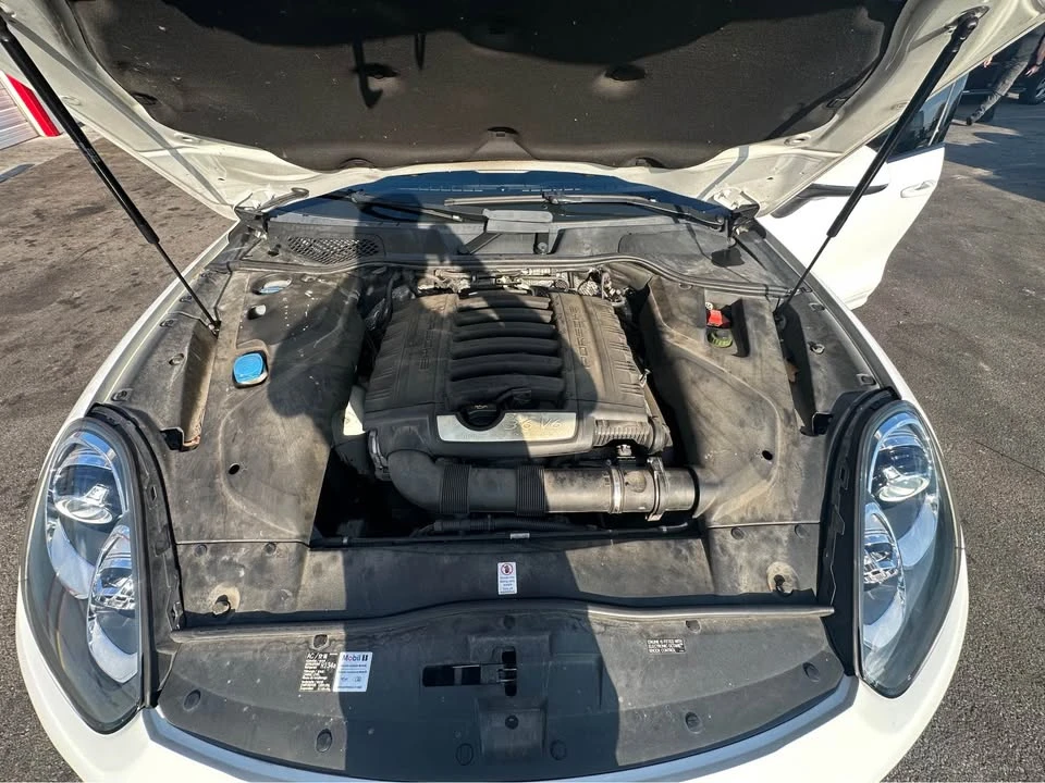 2016 Porsche 958 Cayenne - Image 14 of 17