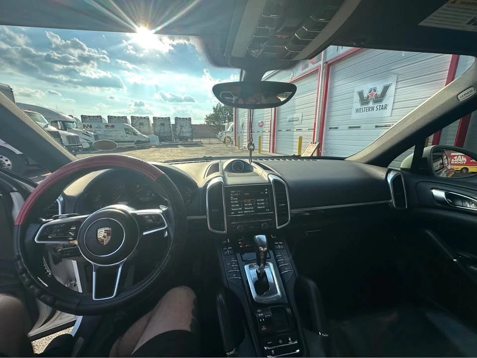 2016 Porsche 958 Cayenne - Image 5 of 17