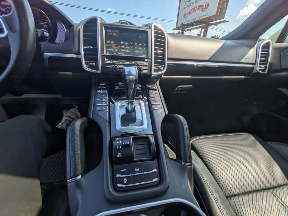 2016 Porsche 958 Cayenne - Image 15 of 19