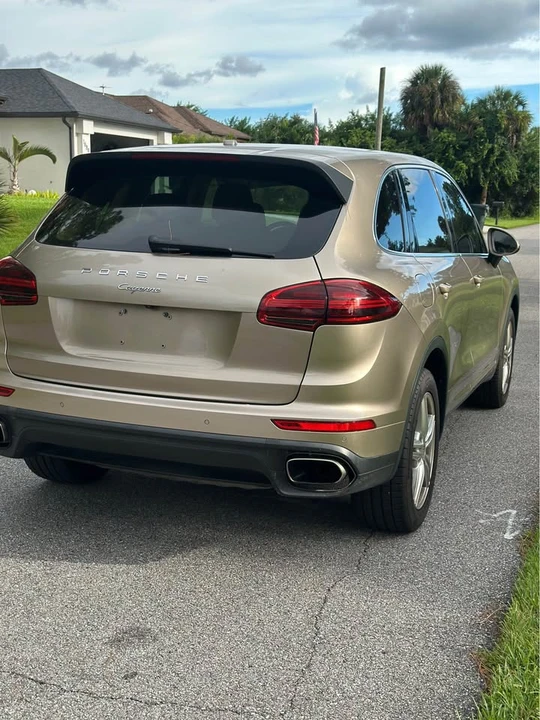 2016 Porsche 958 Cayenne - Image 5 of 17