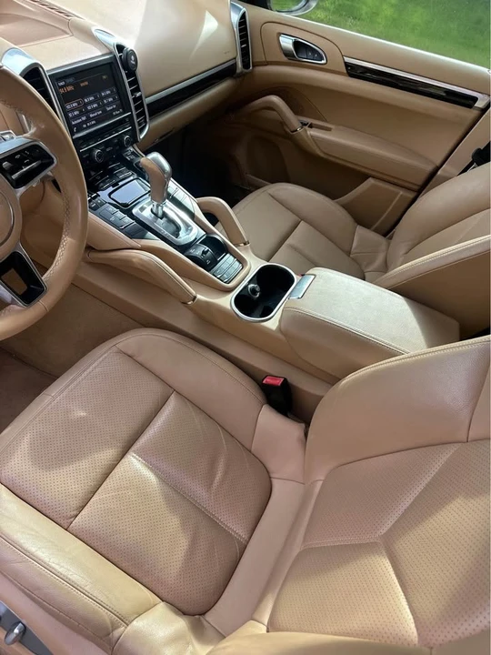 2016 Porsche 958 Cayenne - Image 9 of 17