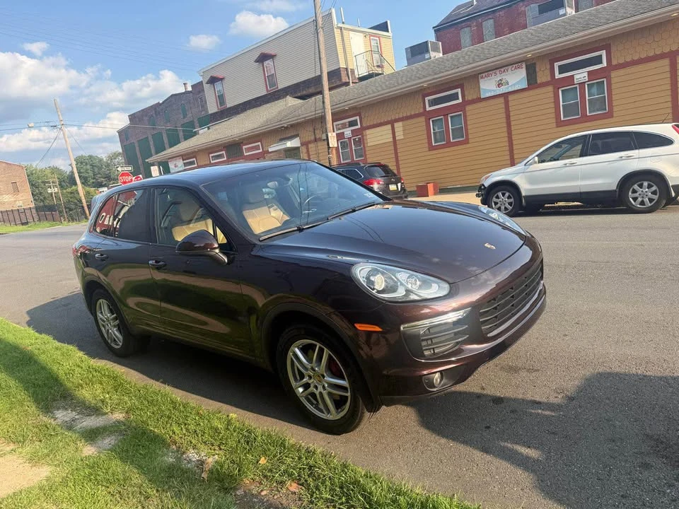 2016 Porsche 958 Cayenne - Image 2 of 13