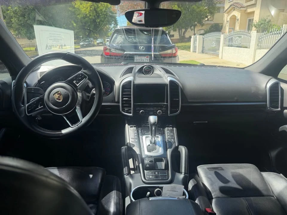 2016 Porsche 958 Cayenne - Image 8 of 10