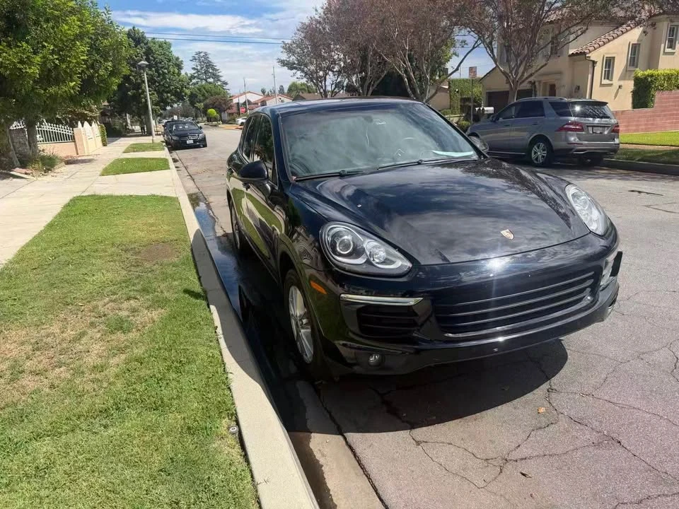 2016 Porsche 958 Cayenne - Image 2 of 10