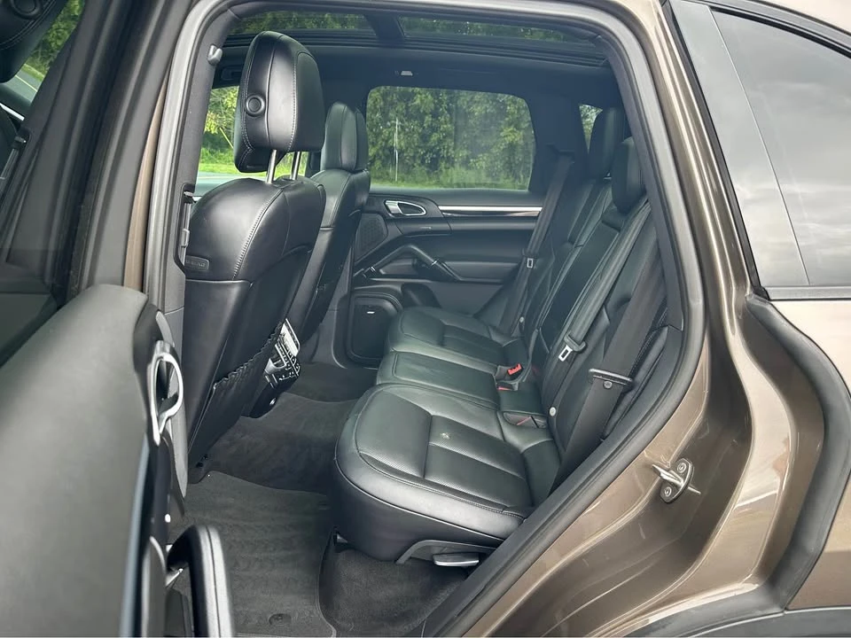 2016 Porsche 958 Cayenne - Image 13 of 20