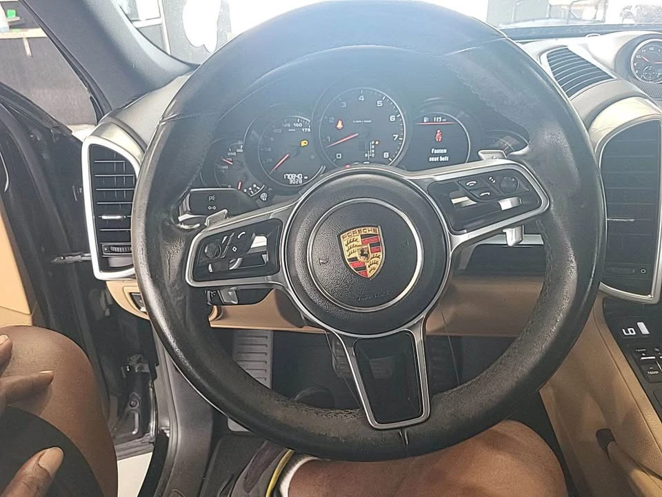 2016 Porsche 958 Cayenne - Image 9 of 10
