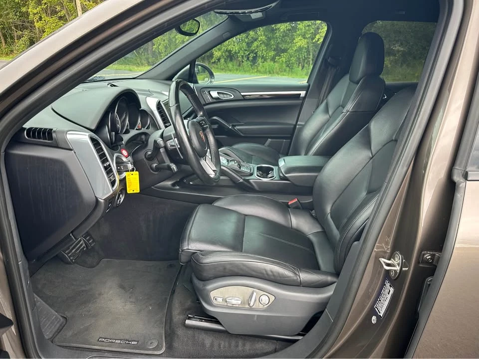 2016 Porsche 958 Cayenne - Image 12 of 20