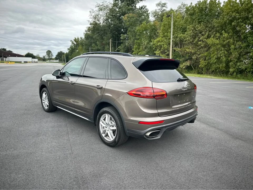 2016 Porsche 958 Cayenne - Image 7 of 20