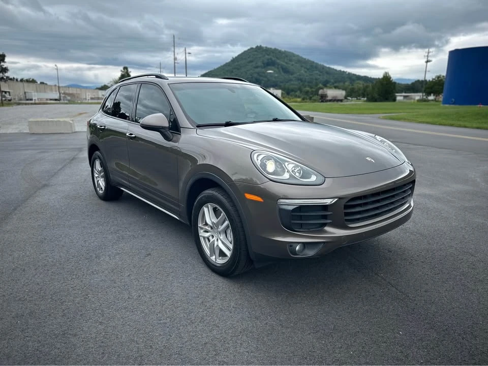 2016 Porsche 958 Cayenne - Image 2 of 20