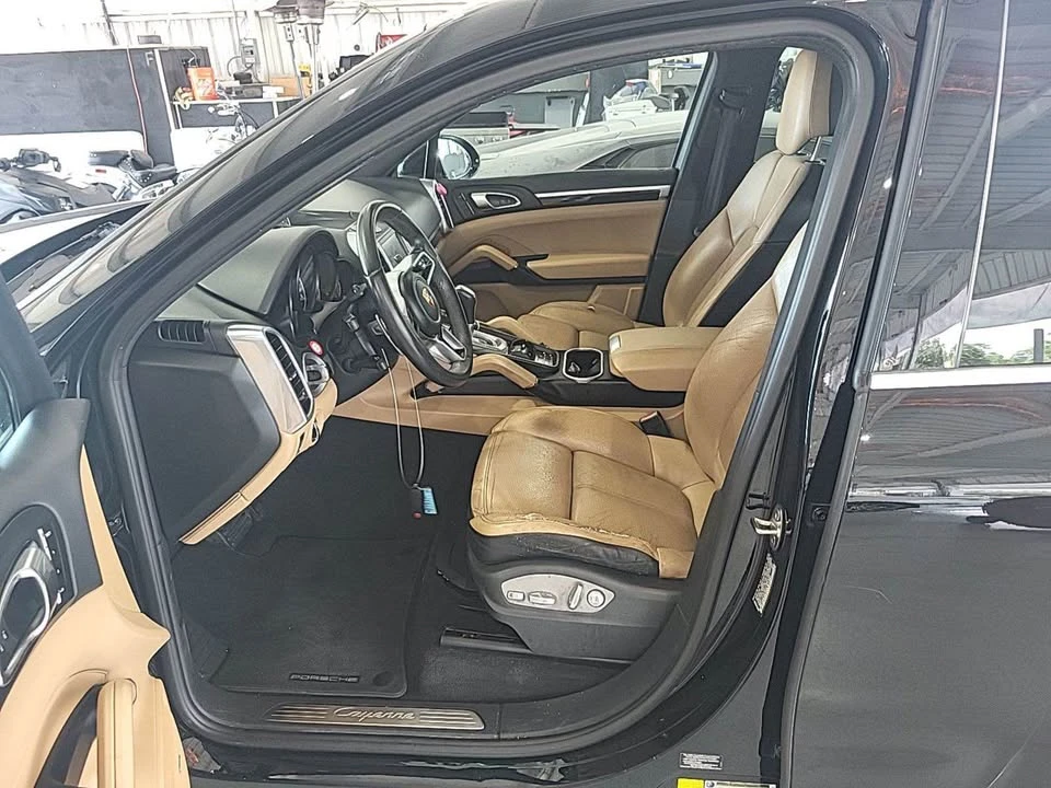 2016 Porsche 958 Cayenne - Image 6 of 10
