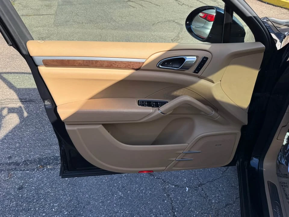 2016 Porsche 958 Cayenne - Image 8 of 20