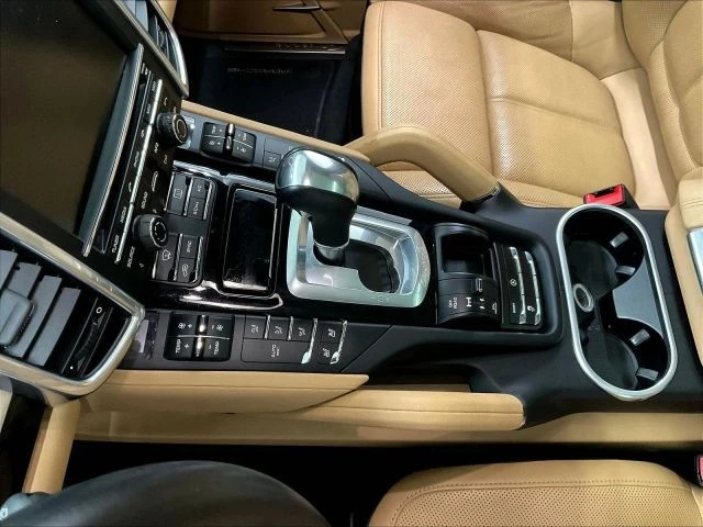2016 Porsche 958 Cayenne - Image 24 of 31