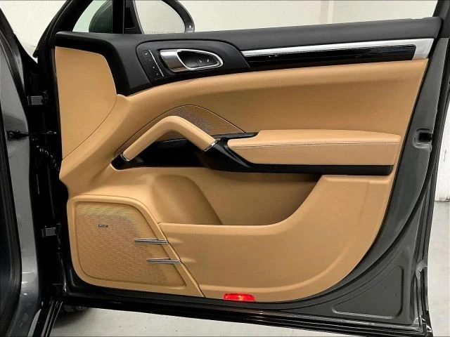 2016 Porsche 958 Cayenne - Image 18 of 31