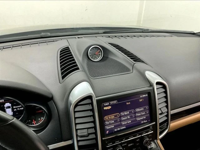 2016 Porsche 958 Cayenne - Image 25 of 31