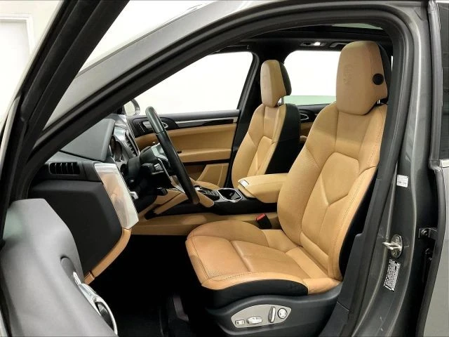 2016 Porsche 958 Cayenne - Image 14 of 31
