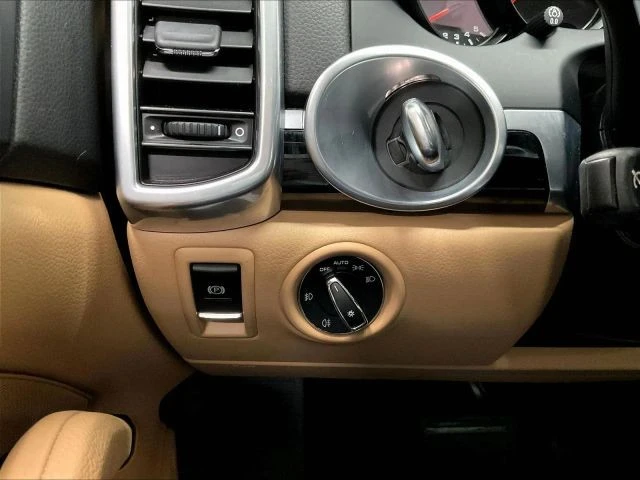 2016 Porsche 958 Cayenne - Image 26 of 31